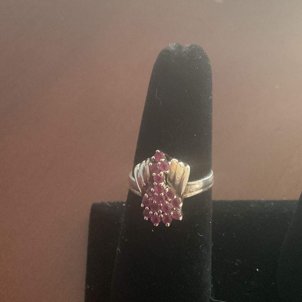 Elegant Silver and Red Garnet Ring